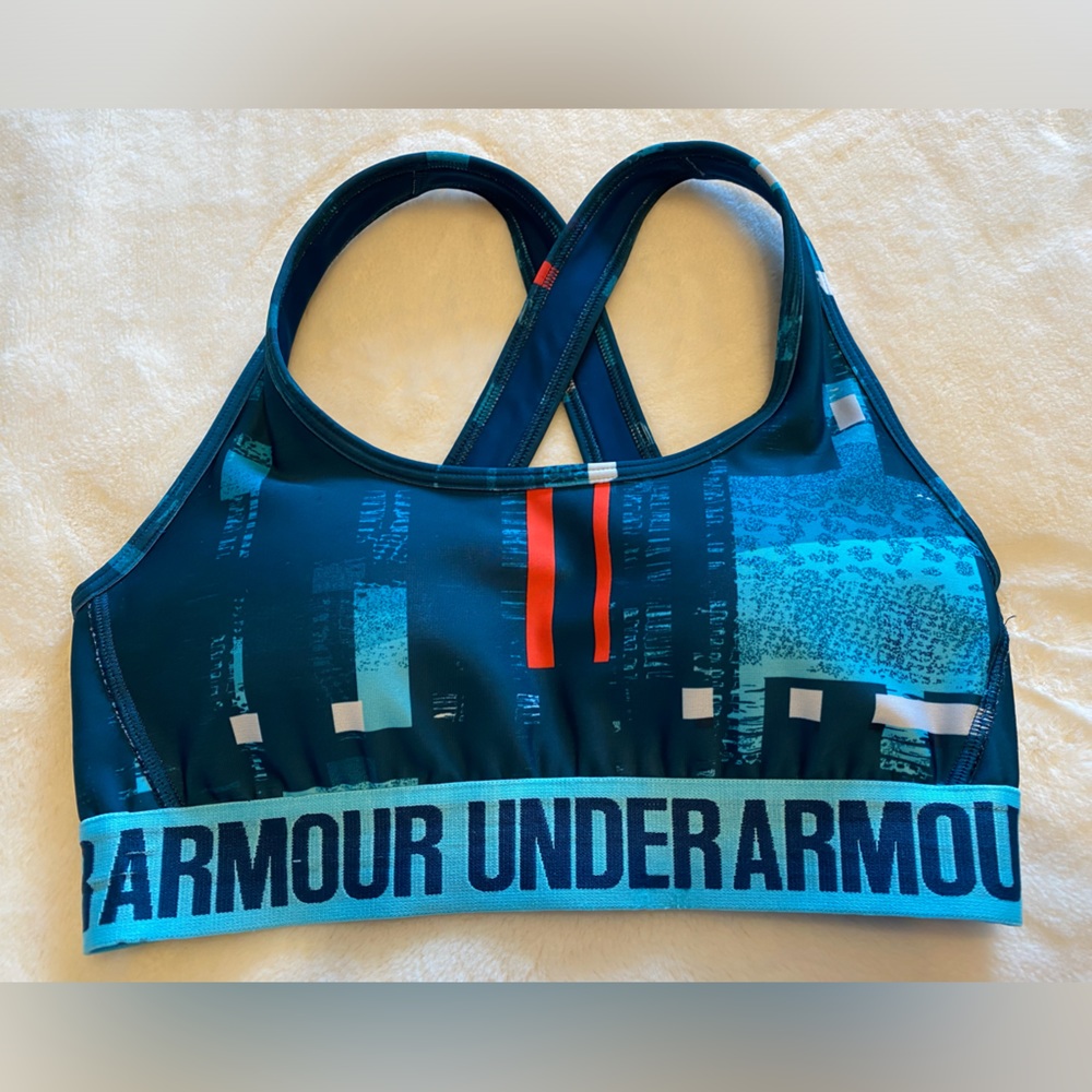 Under Armour Sport Bra / size SM-PT-CH/ mid cross back